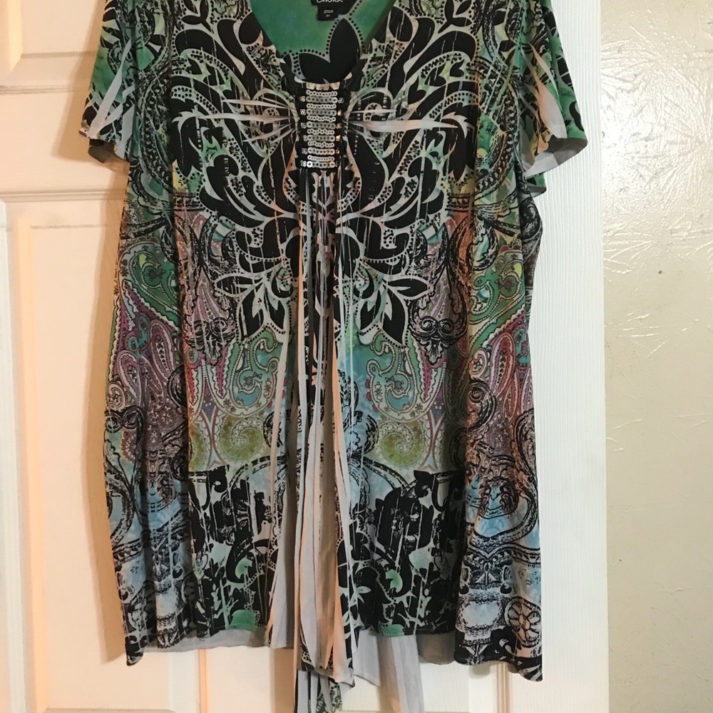 VERY flattering flowing top!